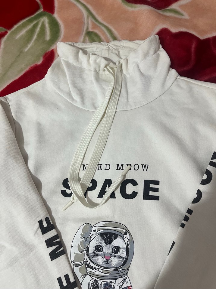 Beyaz Baskılı Yarım Fermuarlı Kadın Sweatshirt - Görsel 3