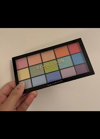 Revolution Pastel Far Paleti
