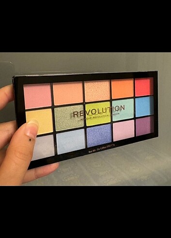 Revolution Revolution Pastel Far Paleti