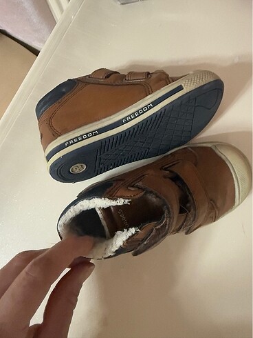 Erkek çocuk bot - Görsel 3