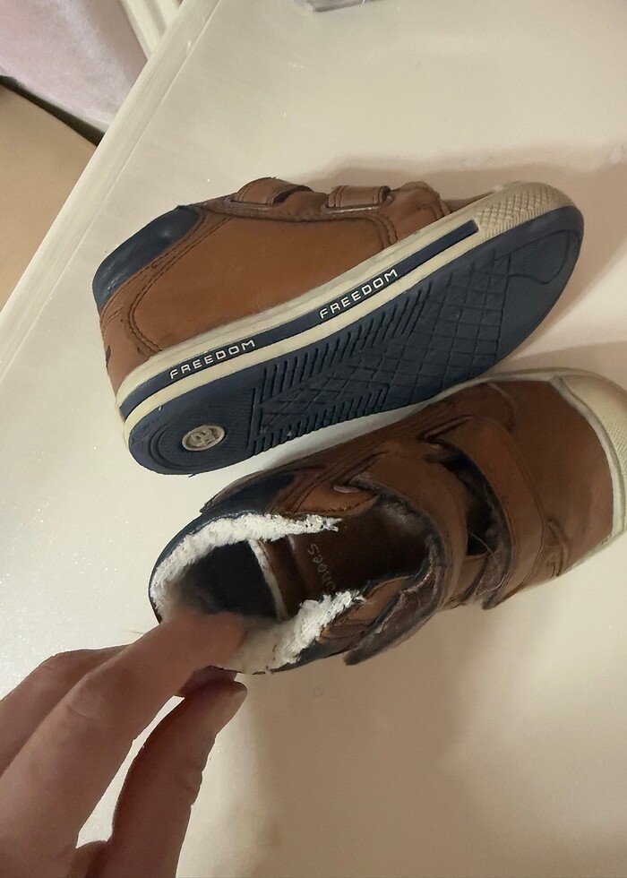 Erkek çocuk bot - Görsel 3