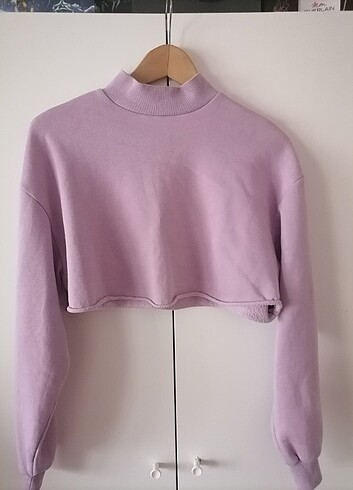 H&M crop sweatshirt