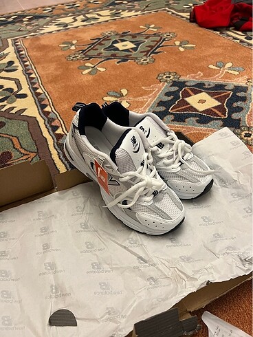 New Balance Sıfır etiketli ürünler