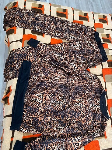 xl Beden Leopar desenli eşofman takımı