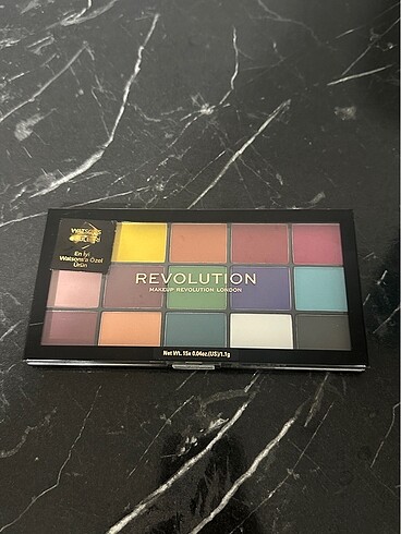 Revolution Far paleti