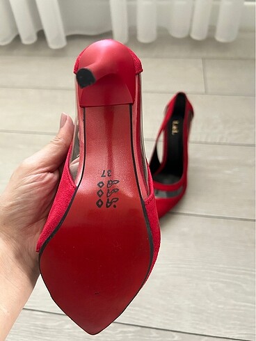 37 Beden kırmızı Renk Şeffaf detaylı süet stiletto 37 numara