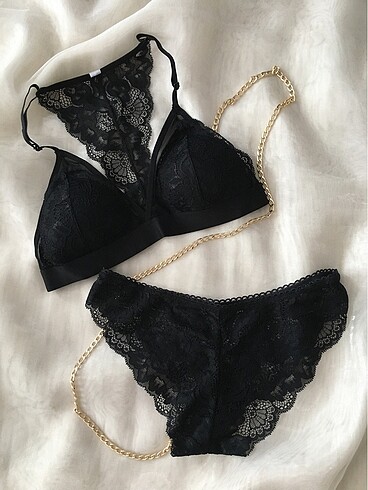 Siyah sırt detay bra set