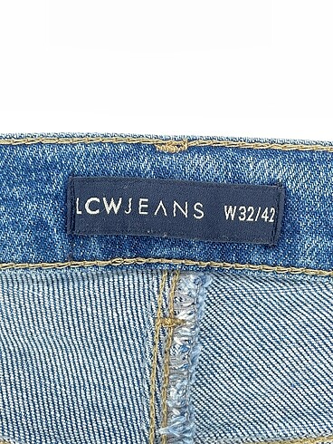 32 Beden mavi Renk LC Waikiki Jean / Kot %70 İndirimli.