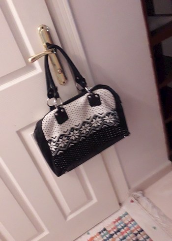 Tokalı Siyah Beyaz Örgü Kadın Çanta - Görsel 2