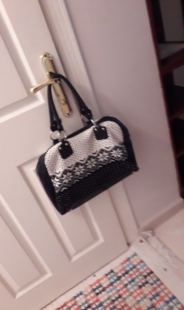 Tokalı Siyah Beyaz Örgü Kadın Çanta - Görsel 2