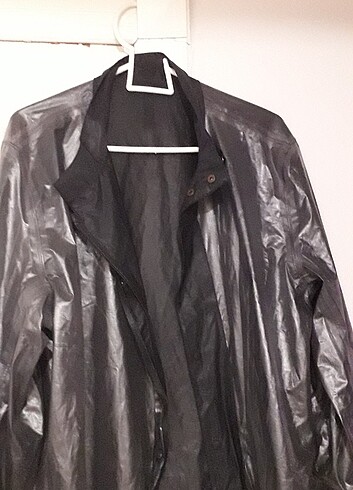 Yagmurluk rüzgarlık çok iyi durumda. - Görsel 2