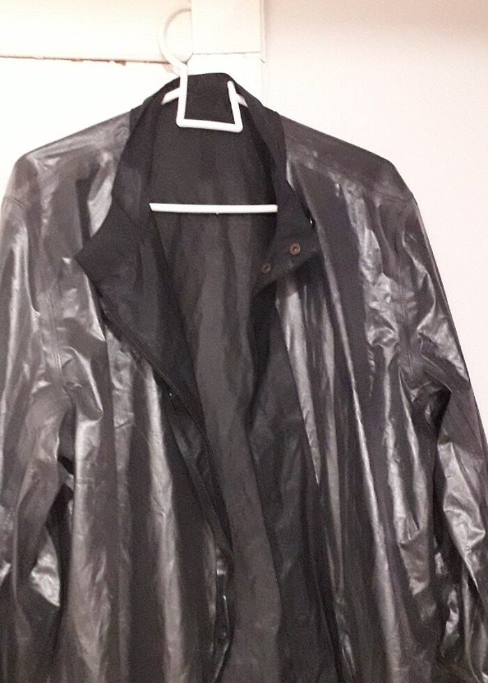 Yagmurluk rüzgarlık çok iyi durumda. - Görsel 2