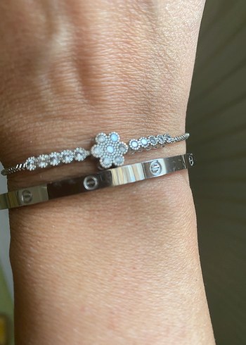 Minimalist  gümüş renkli taşlı  Kadın Bileklik - Görsel 3