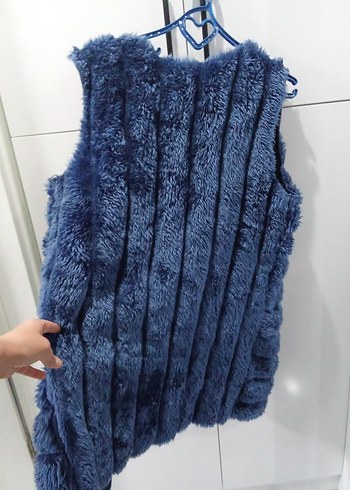 Mavi Kürklü Kadın Yelek - Görsel 4