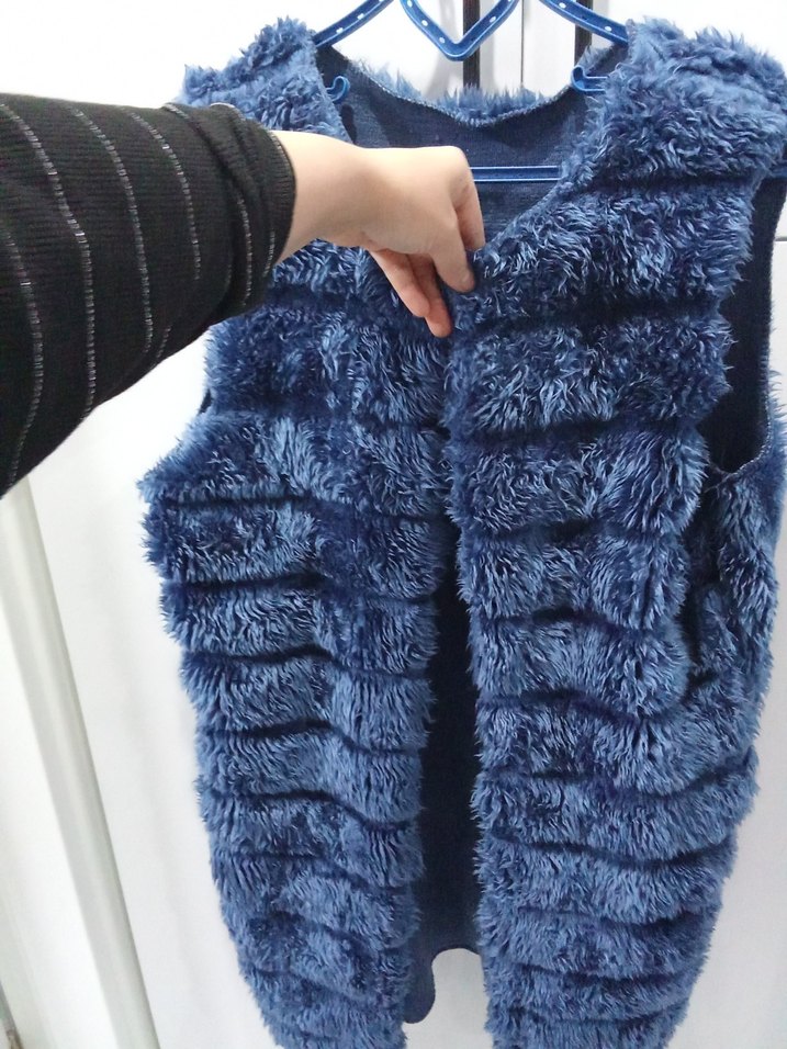 Mavi Kürklü Kadın Yelek - Görsel 2