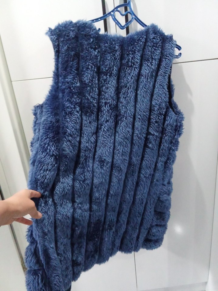 Mavi Kürklü Kadın Yelek - Görsel 4