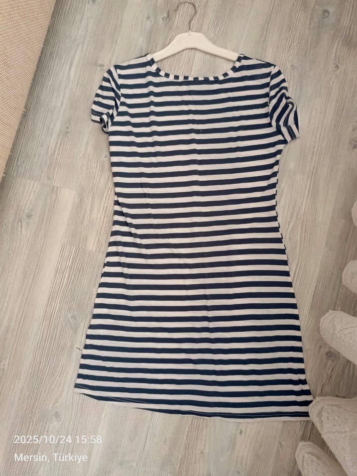 Kız Çocuk Renkli Boncuk İşlemeli Tişört - Görsel 4