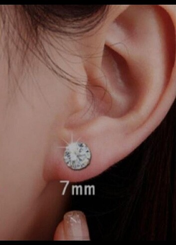 Beden siyah Renk Gümüş Zirkon Tek Taşlı Küpe 7mm