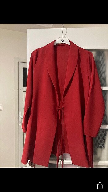 Diğer kırmızı ceket