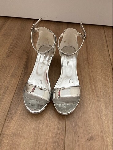 Gümüş rengi, 35 numara, kız çocuk abiye ayakkabı