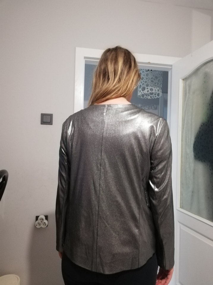 Gri Detaylı Kadın Ceket - Görsel 3