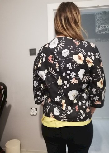 Çiçek Desenli Siyah Mini Kadın Ceket - Görsel 3