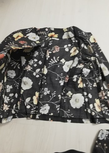 Çiçek Desenli Siyah Mini Kadın Ceket - Görsel 4