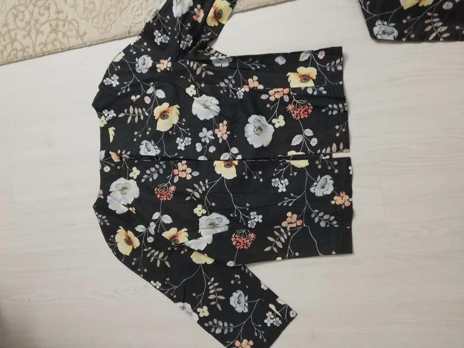 Çiçek Desenli Siyah Mini Kadın Ceket - Görsel 5