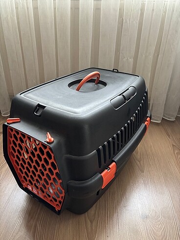 Kedi taşıma kafesi