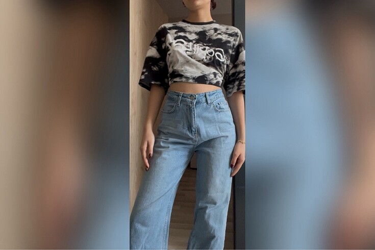 Açık mavi düz jean