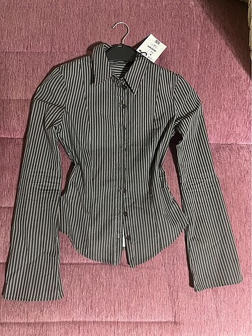 Bershka bele oturan gömlek