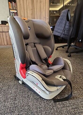 9- 36 kg Beden Chicco Air Fix araba koltigi