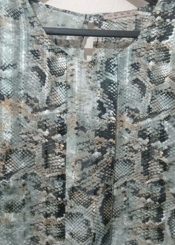 Gri Yılan Desenli Uzun Kollu Kadın Bluz - Görsel 2