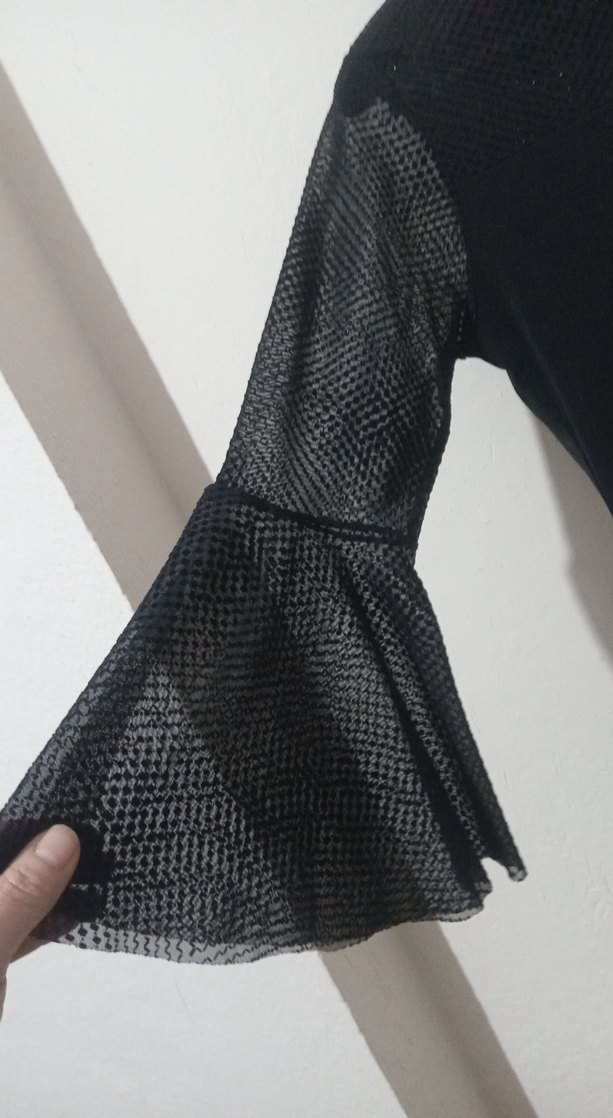 Siyah Triko Gotik Uzun Kollu Bluz - Görsel 3