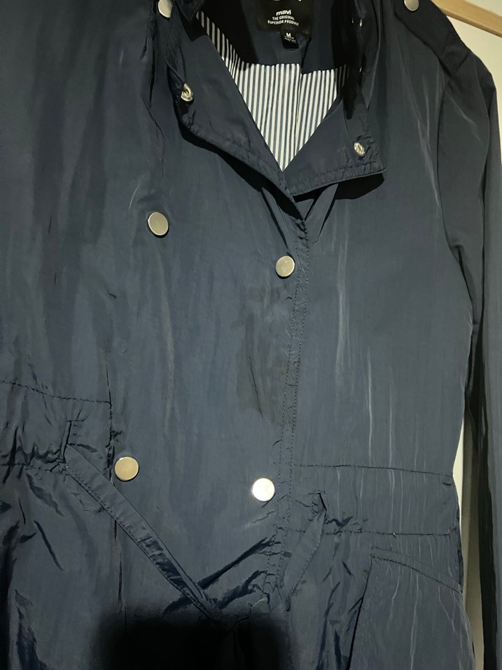 Mavi Yağmurluk - Görsel 2