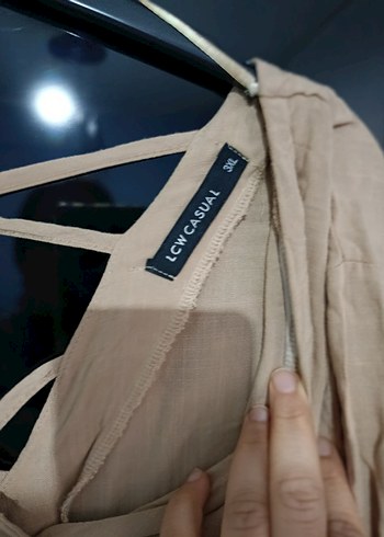 Bej V Yakalı Uzun Keten Kadın Gömlek - Görsel 6