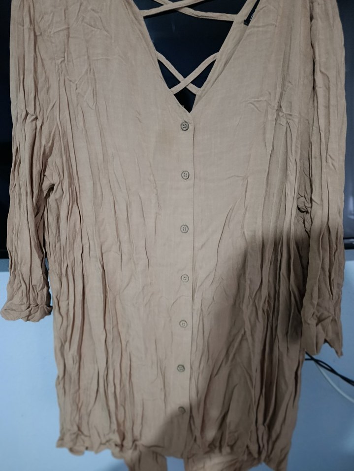 Bej V Yakalı Uzun Keten Kadın Gömlek - Görsel 4