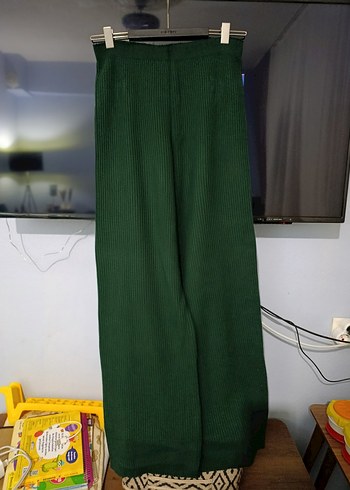 Kadın Yeşil Pilili Geniş Paça Pantolon - Görsel 4