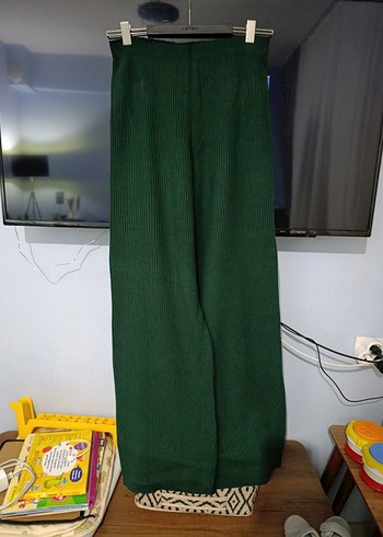 Kadın Yeşil Pilili Geniş Paça Pantolon - Görsel 2