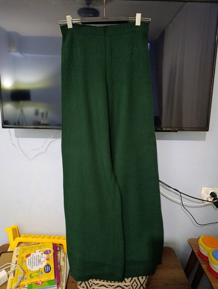 Kadın Yeşil Pilili Geniş Paça Pantolon - Görsel 4