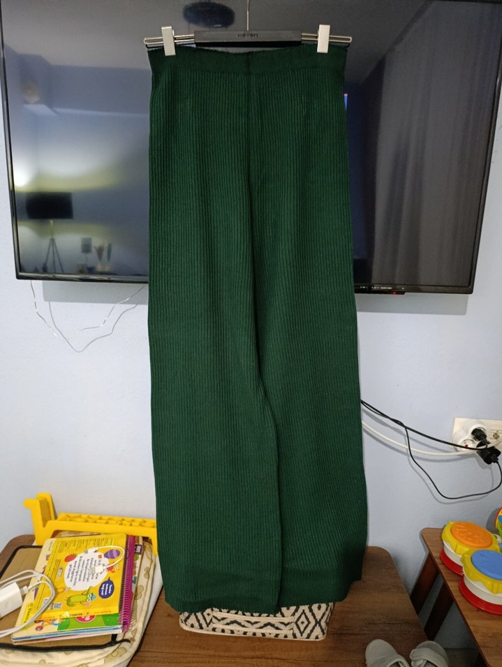 Kadın Yeşil Pilili Geniş Paça Pantolon - Görsel 2