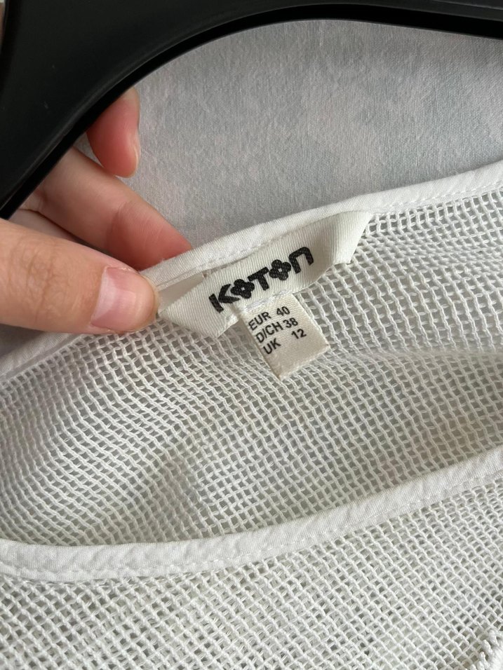 Dantel Detaylı Beyaz Kısa Kollu Bluz - Görsel 2