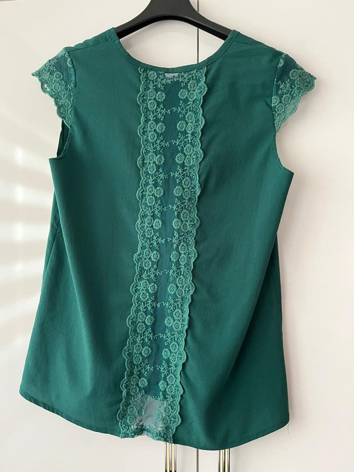 Dantel Detaylı Yeşil Kolsuz Bluz - Görsel 3