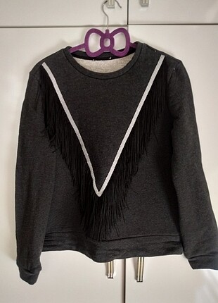 Püsküllü sweatshirt