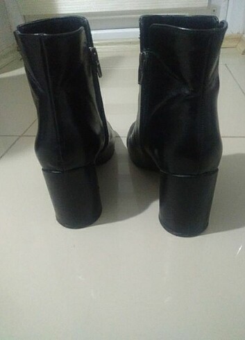 38 Beden siyah Renk Bershka marka bot