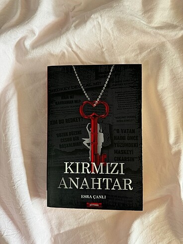 Kırmızı Anahtar - esra çanlı