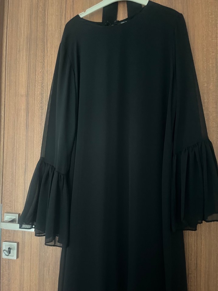 Şifon Siyah Uzun Kollu Fırfırlı Uzun Elbise - Görsel 3