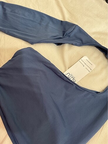 s Beden Dekolteli crop bluz