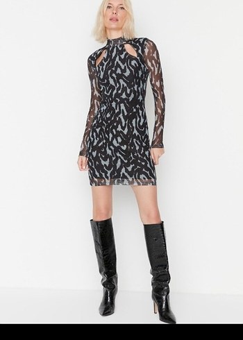 Şeffaf Detaylı Siyah Gri Mini Elbise - Görsel 4