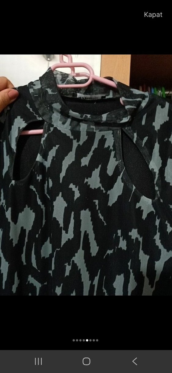 Şeffaf Detaylı Siyah Gri Mini Elbise - Görsel 3